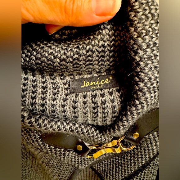 ❤️Janice Apparel Knit Wrap Middleton Toggle Turtleneck Cape Poncho Sweater - Picture 5 of 8